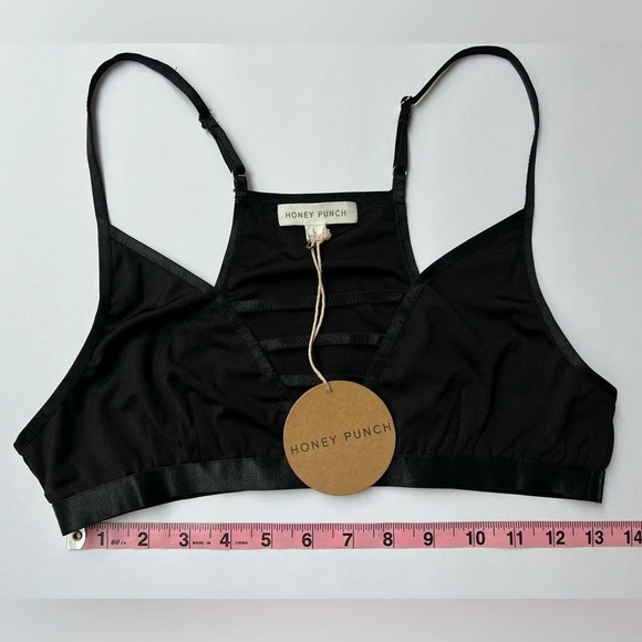 NWT Honey Punch Bar Cut Out Bralette Top Black Size Large - Picture 3 of 8